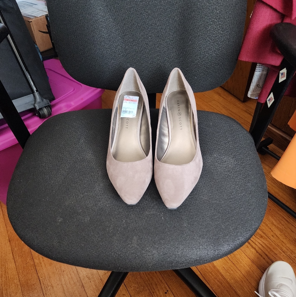 Size 10M MeaggannTaupe  2inch heel